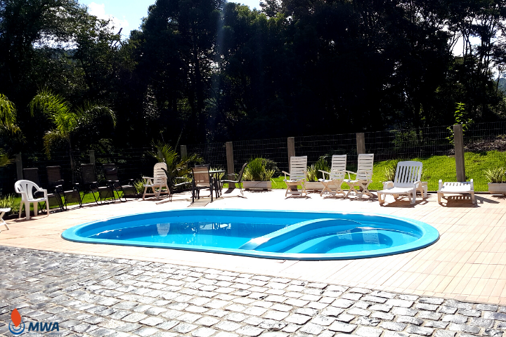 piscina-Pinheiro Preto